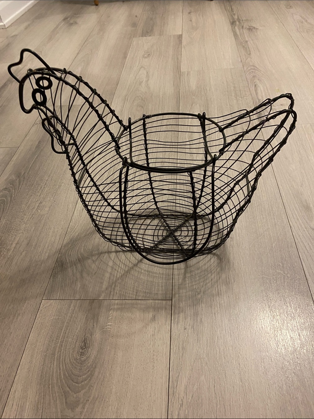 Black Wire Hen-Shaped Basket — Decorative Farmhouse Storage